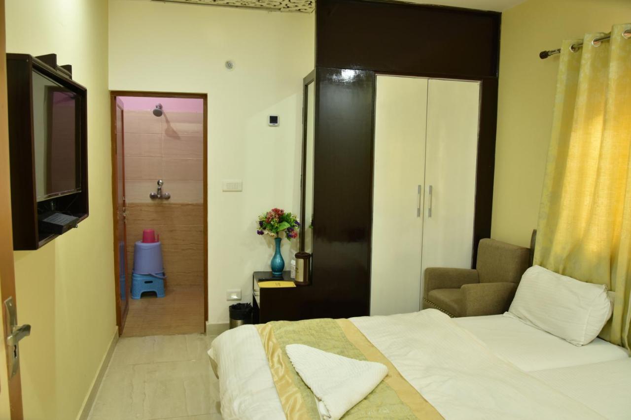 Hotel Sarweshwary Varanasi Luaran gambar