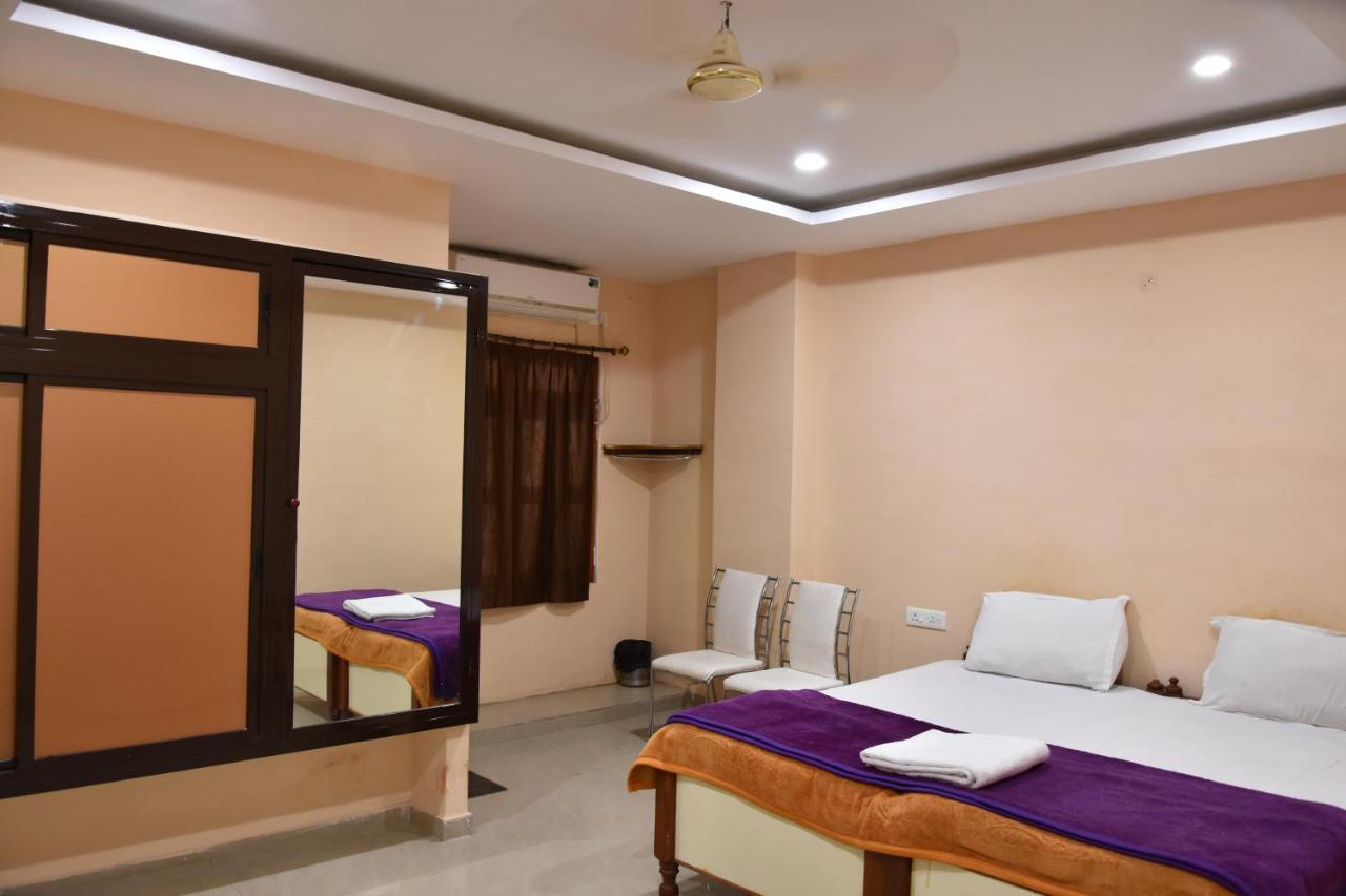 Hotel Sarweshwary Varanasi Luaran gambar