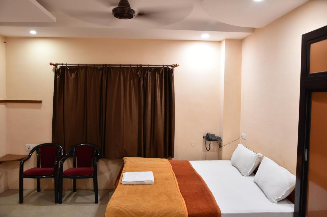 Hotel Sarweshwary Varanasi Luaran gambar