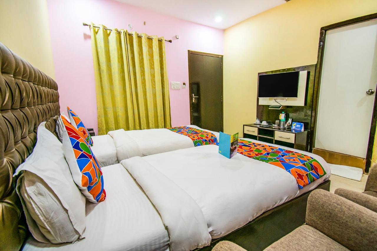 Hotel Sarweshwary Varanasi Luaran gambar